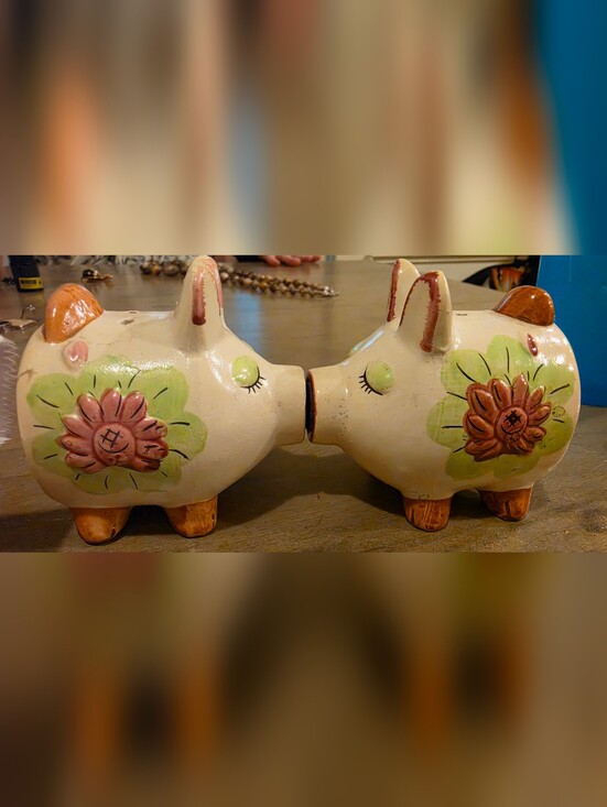 Vintage Other - Vintage Japan Hand-Painted Kissing Pig Salt & Pepper Shakers